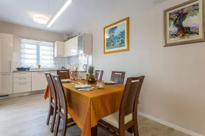 Kuhinja ili čajna kuhinja u objektu Flores Luxury Suites-Rogoznica
