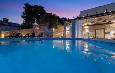Bazen u objektu Nice Home In Zaboric With Wifi ili u blizini