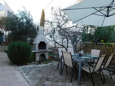Popločani dio dvorišta ili vanjski dio objekta Apartments by the sea Rogoznica - 22241