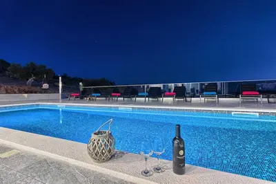 Bazen u objektu Villa Moderna ili u blizini