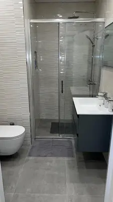 Kupaonica u objektu Dvosobni apartman s pogledom na more