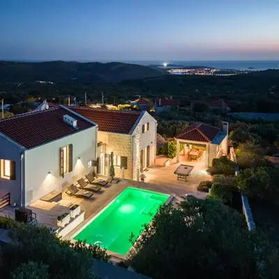 Villa True Oasis with Heated Pool