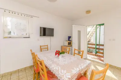 TV i/ili zabavni centar u objektu Apartments Dragica