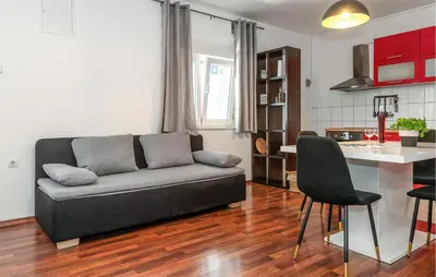 Kuhinja ili čajna kuhinja u objektu Awesome Apartment In Sibenik