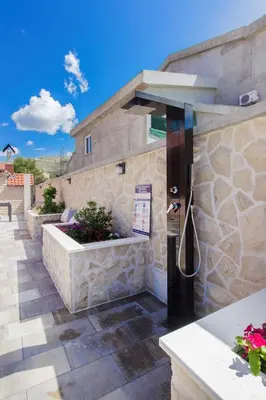 Zgrada u kojoj se nalazi apartman