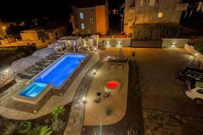 Bazen u objektu Studio Grebastica - Sibenik Riviera 7036 ili u blizini