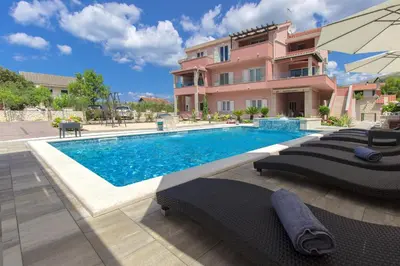 Bazen u objektu Studio Grebastica - Sibenik Riviera 7036 ili u blizini