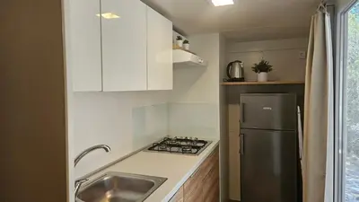 Kuhinja ili čajna kuhinja u objektu Mobile home Jezera Murter Comfort