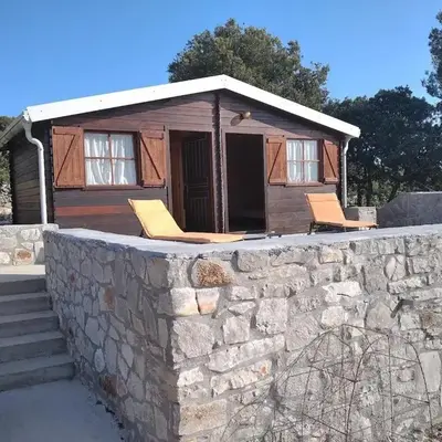 Secluded house with a parking space Cove Mikavica
