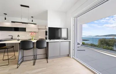 Kuhinja ili čajna kuhinja u objektu Gorgeous Apartment In Vodice With Wifi