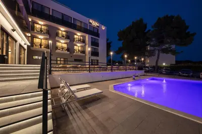 Bazen u objektu SeeSea Hotel ili u blizini