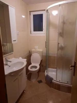 Kupaonica u objektu Apartmani I+J Miletic