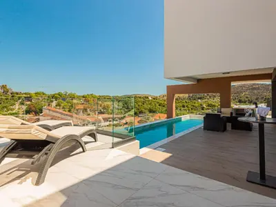 Bazen u objektu Villa Šimun by Interhome ili u blizini