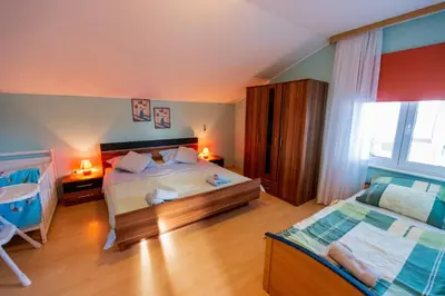 Krevet ili kreveti u jedinici u objektu Apartments with parking space Vodice - 22557