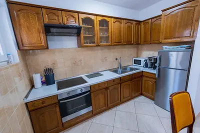 Kuhinja ili čajna kuhinja u objektu Apartments with parking space Vodice - 22557