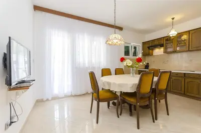 Kuhinja ili čajna kuhinja u objektu Apartments with parking space Vodice - 22557