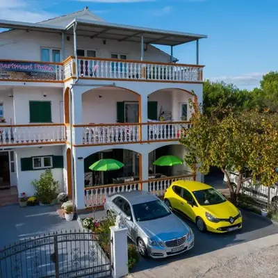 Apartments with parking space Vodice - 22557