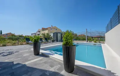 Bazen u objektu Amazing Home In Vodice With Wifi ili u blizini