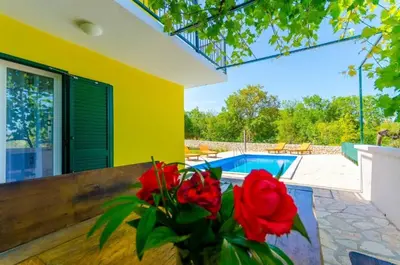 Bazen u objektu Family friendly house with a swimming pool Primorski Dolac, Zagora - 22653 ili u blizini