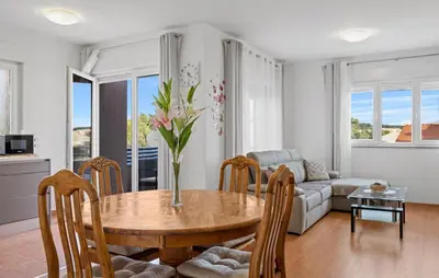 Tlocrt objekta Lovely Apartment In Brodarica With Wifi