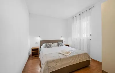 Krevet ili kreveti u jedinici u objektu Lovely Apartment In Brodarica With Wifi