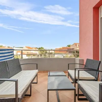 Lovely Apartment In Brodarica With Wifi