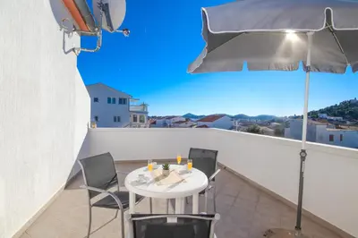Pogled na planine ili pogled na planine iz apartmana