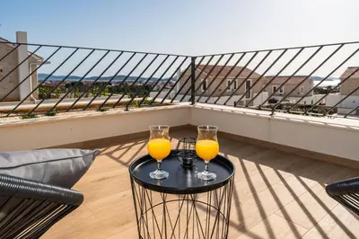Balkon ili terasa u objektu Luxury Villa Kaia -Heated pool, Sea View, Jacuzzi, Gym and Sauna