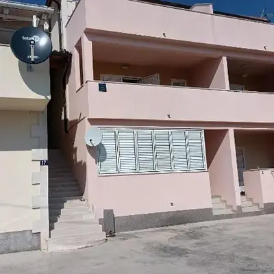 Apartments by the sea Tisno