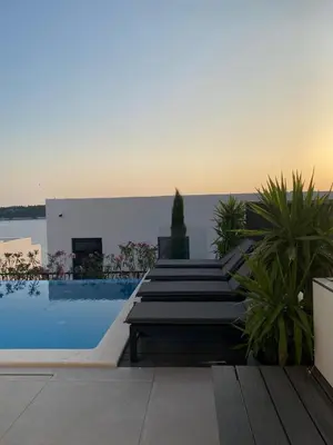 Bazen u objektu Villa Laganini ili u blizini