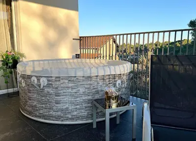 Balkon ili terasa u objektu Apartments Anmalu with Jacuzzi