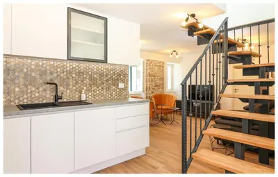 Kuhinja ili čajna kuhinja u objektu House Gambin
