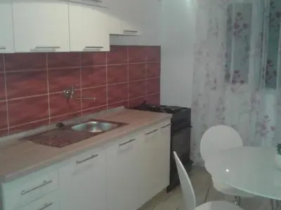 Kuhinja ili čajna kuhinja u objektu Apartment in Rogoznica near Miline Beach