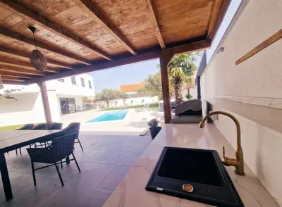 Bazen u objektu Villa Lumino ili u blizini
