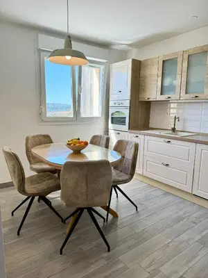 Kuhinja ili čajna kuhinja u objektu Apartman Luana