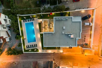 Bazen u objektu Villa Corcovado Deluxe Apartments with Heated Pool ili u blizini