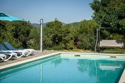 Bazen u objektu Cozy and Chic Little House with pool Ivinj - 5 ili u blizini