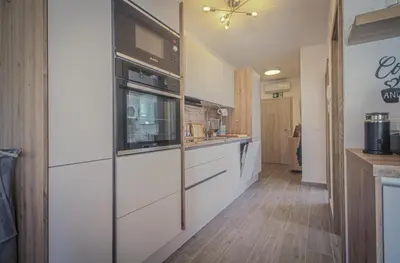 Kuhinja ili čajna kuhinja u objektu Apartman Promenada Primošten