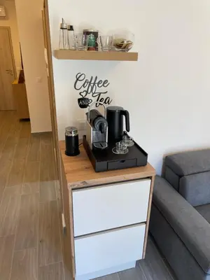Sadržaji za pripremu kave/čaja u objektu Apartman Promenada Primošten