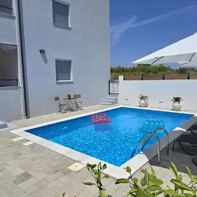 Apartment Alicia with private pool