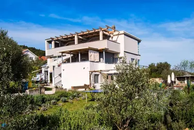Zgrada u kojoj se nalazi apartman