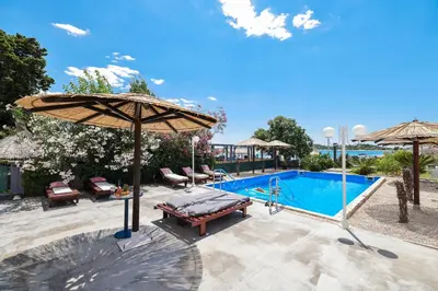 Bazen u objektu Villa Lana ili u blizini