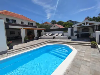 Bazen u objektu Vacation house Luce ili u blizini