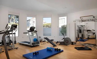 Fitness centar i/ili fitness sadržaji u objektu Luxury villa Sea Whisper steps from beach with indoor & outdoor pools near Šibenik