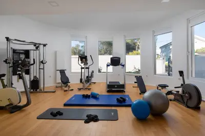 Fitness centar i/ili fitness sadržaji u objektu Luxury villa Sea Whisper steps from beach with indoor & outdoor pools near Šibenik