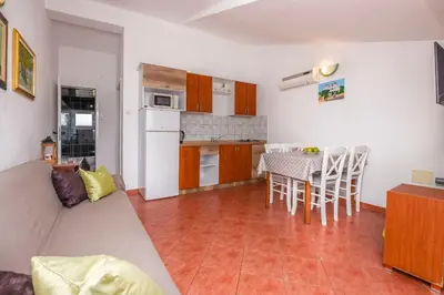 Kuhinja ili čajna kuhinja u objektu Apartments Jadranka