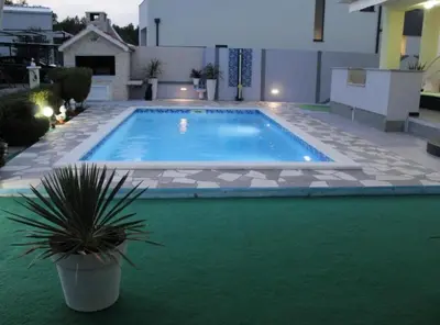 Bazen u objektu Villa Ava ili u blizini