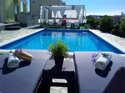 Bazen u objektu Villa Ava ili u blizini