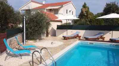 Bazen u objektu apartment 250 meters to sea private pool ili u blizini