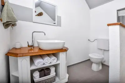 Kupaonica u objektu apartment 250 meters to sea private pool